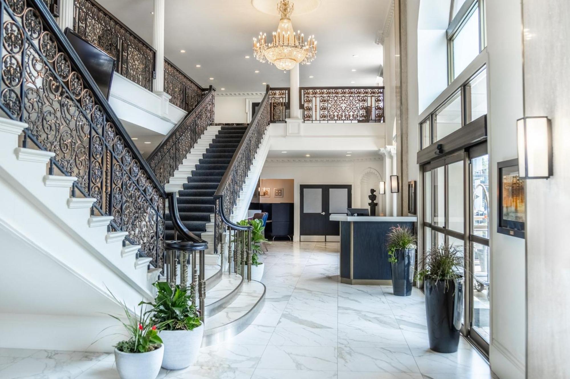 Crowne Plaza Fredericton Lord Beaverbrook By Ihg Экстерьер фото